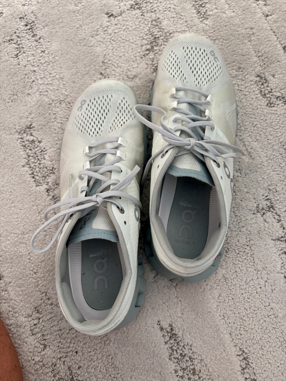 On Cloud women’s Sneakers in Light Gray and Soft Blue
